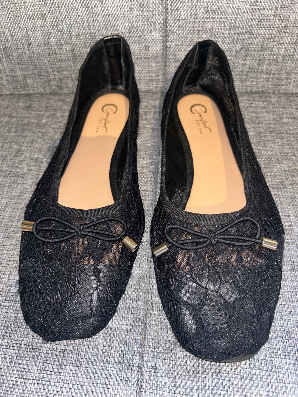 NEW - C est 1946 -Women's Black Lace Ballet Flats with Bow and Metallic Tips - Picture 3 of 8